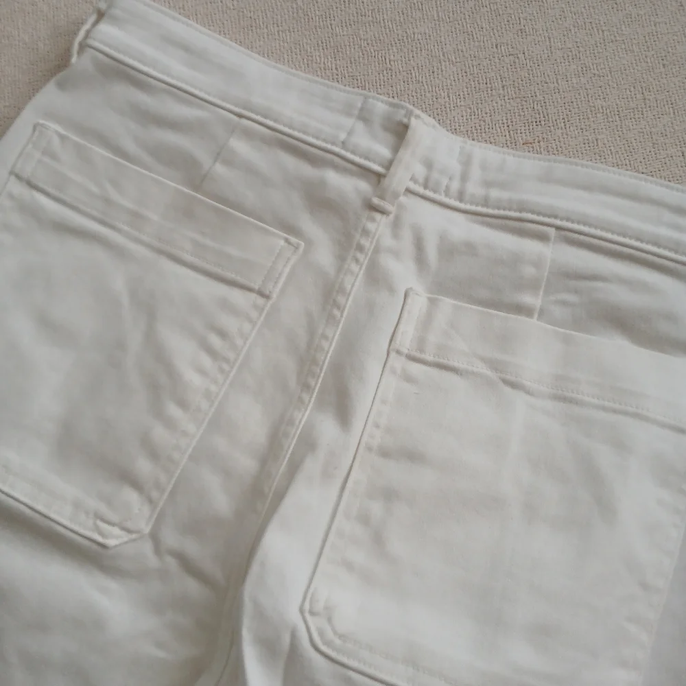 everlane ♡ straight leg crop white jeans 12 resort minimal quiet luxury coastal